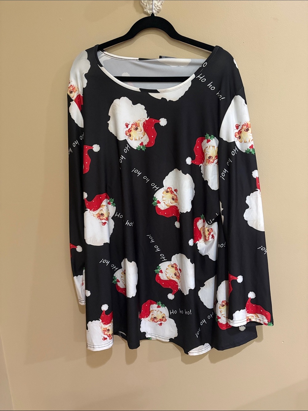Holiday Santa Print Long-Sleeve Sleep Top - Black